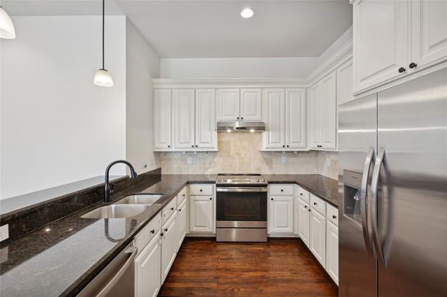 1120 W 18th Street, Houston, TX 77008