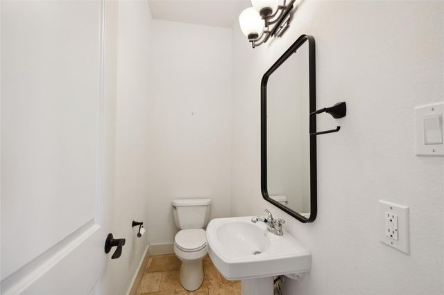 1120 W 18th Street, Houston, TX 77008