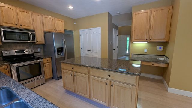 25 Clay Manor Court, Springboro, OH 45066