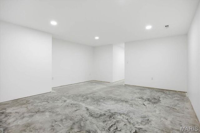 16639 Pembrooke Court, Carlyle, IL 62231