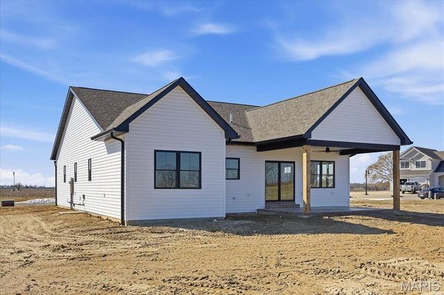 16639 Pembrooke Court, Carlyle, IL 62231