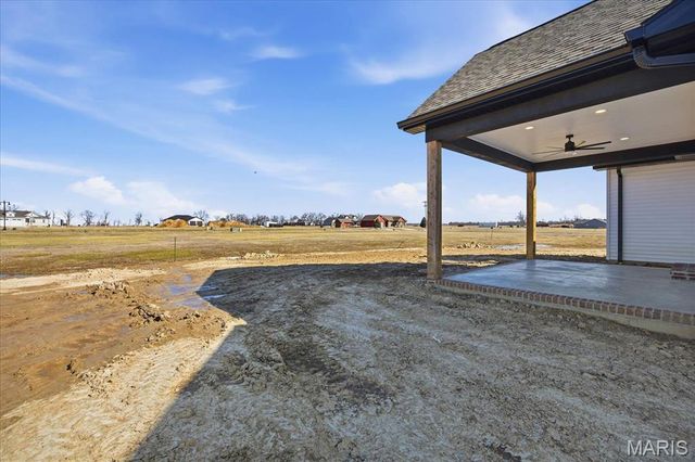 16639 Pembrooke Court, Carlyle, IL 62231