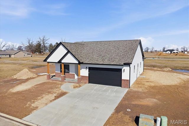 16639 Pembrooke Court, Carlyle, IL 62231