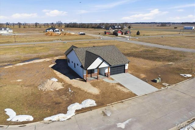 16639 Pembrooke Court, Carlyle, IL 62231