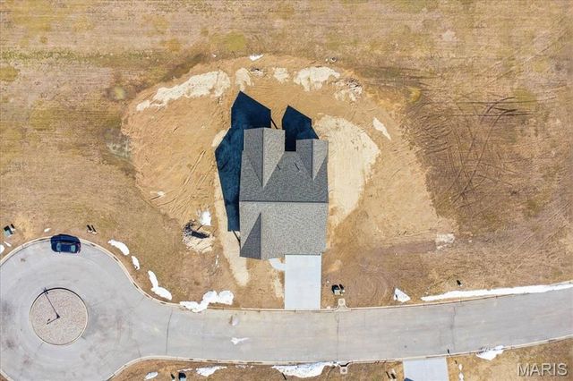 16639 Pembrooke Court, Carlyle, IL 62231