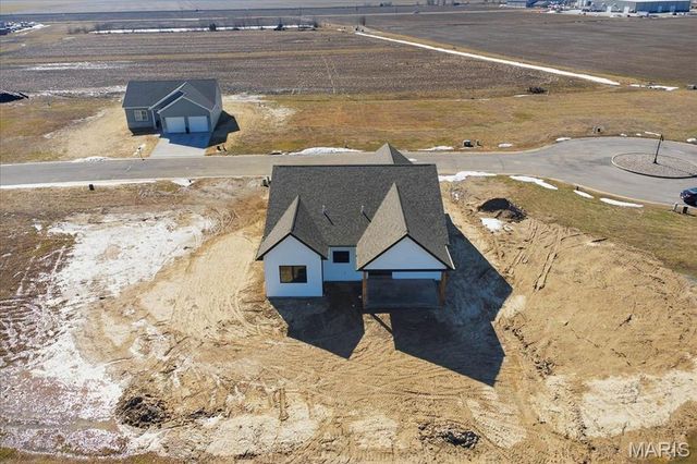 16639 Pembrooke Court, Carlyle, IL 62231