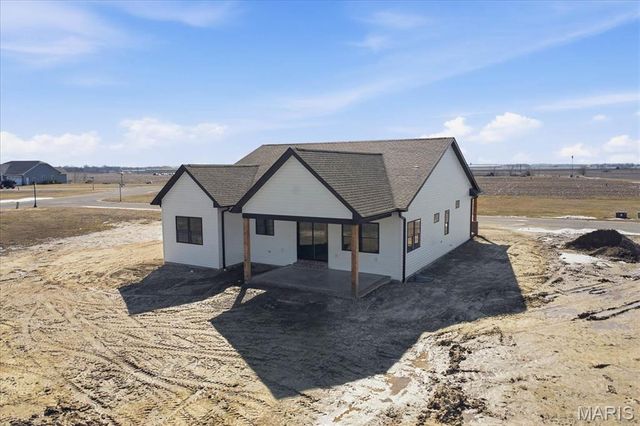 16639 Pembrooke Court, Carlyle, IL 62231