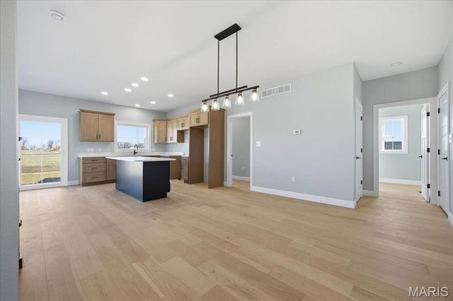 16639 Pembrooke Court, Carlyle, IL 62231