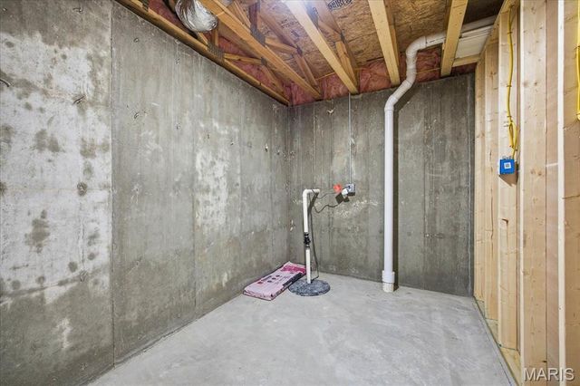 16639 Pembrooke Court, Carlyle, IL 62231