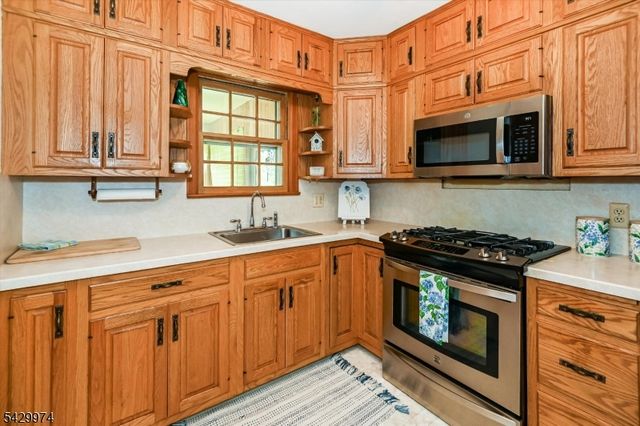 111 Jackson Ave, Wayne Twp., NJ 07470