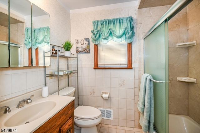 111 Jackson Ave, Wayne Twp., NJ 07470