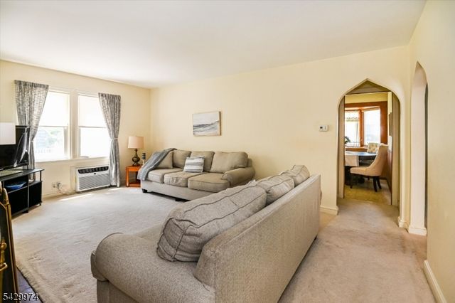 111 Jackson Ave, Wayne Twp., NJ 07470