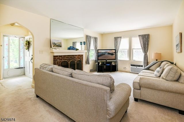 111 Jackson Ave, Wayne Twp., NJ 07470