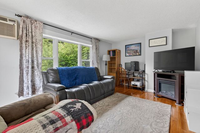 24a Fairway Road, Londonderry, NH 03053