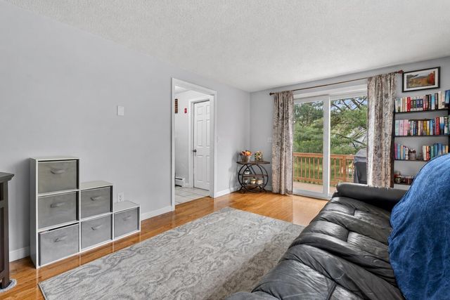 24a Fairway Road, Londonderry, NH 03053
