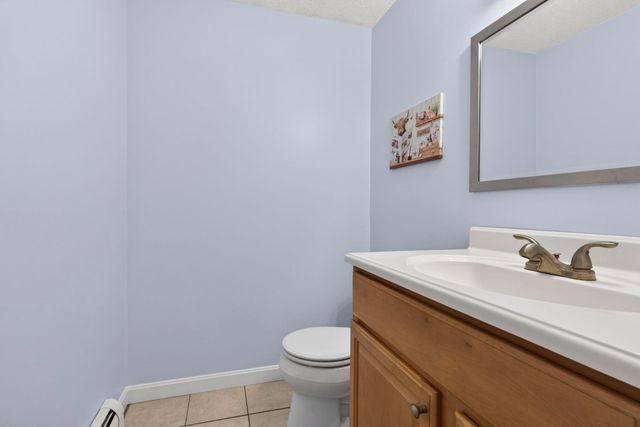 24a Fairway Road, Londonderry, NH 03053
