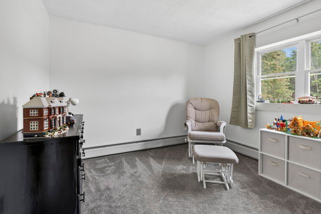 24a Fairway Road, Londonderry, NH 03053