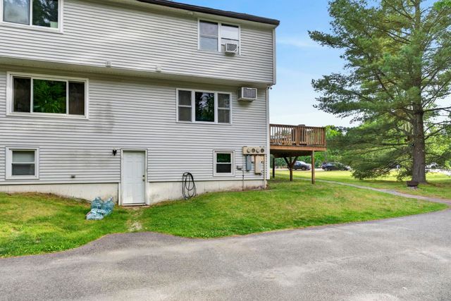 24a Fairway Road, Londonderry, NH 03053