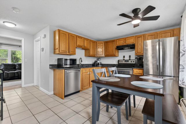 24a Fairway Road, Londonderry, NH 03053