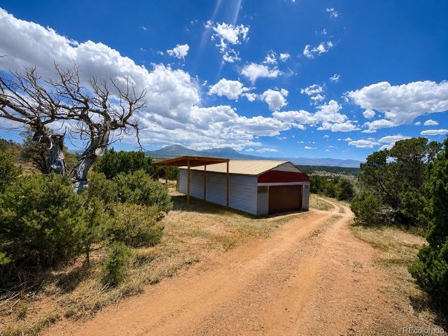 2041 Comanche Dr, Walsenburg, CO 81089
