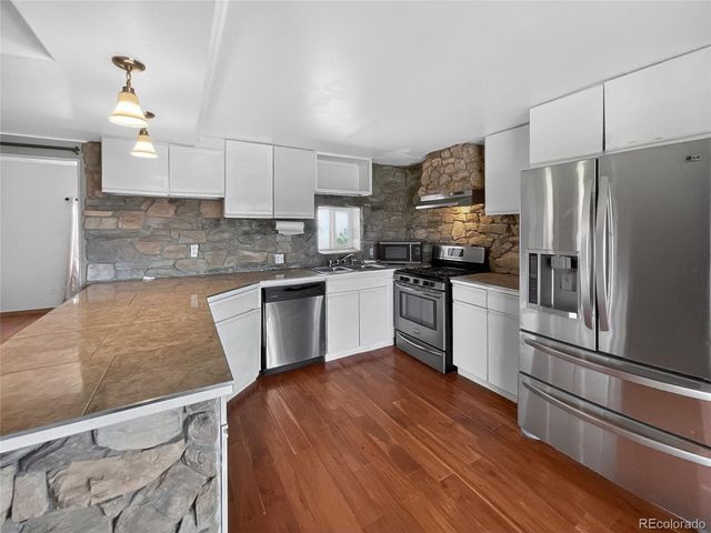 2041 Comanche Dr, Walsenburg, CO 81089