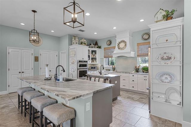 19435 VILLA CITY ROAD, Groveland, FL 34736