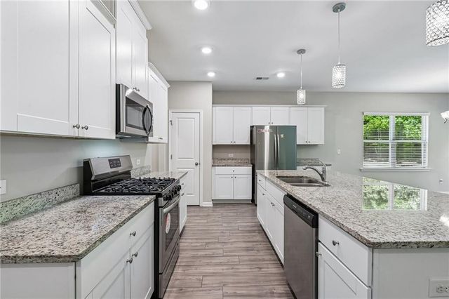 1900 Lanier Harbor Point, Buford, GA 30518
