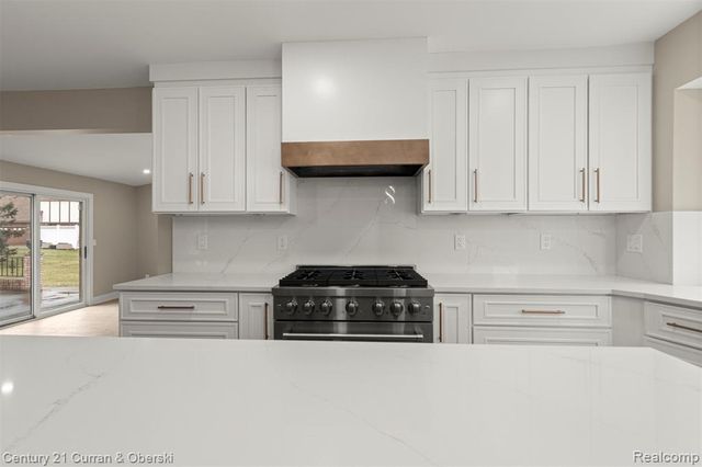 20154 Riverside Drive, Livonia, MI 48152