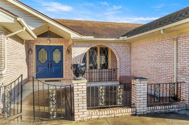 20154 Riverside Drive, Livonia, MI 48152