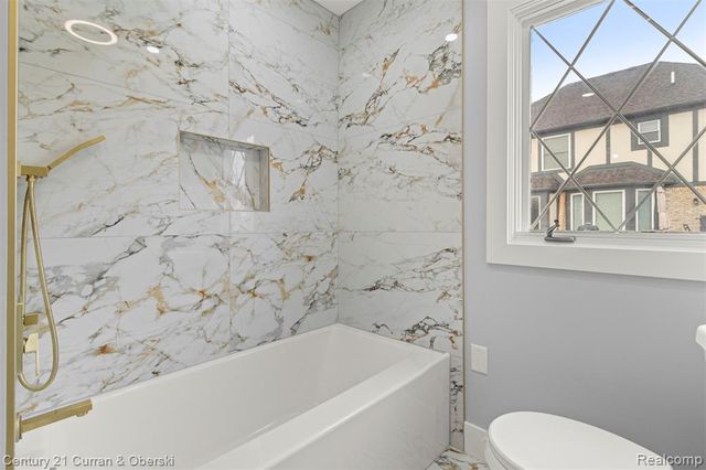 20154 Riverside Drive, Livonia, MI 48152