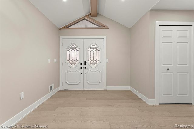 20154 Riverside Drive, Livonia, MI 48152