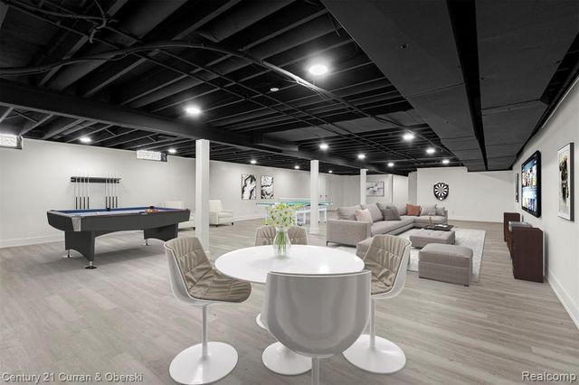 20154 Riverside Drive, Livonia, MI 48152