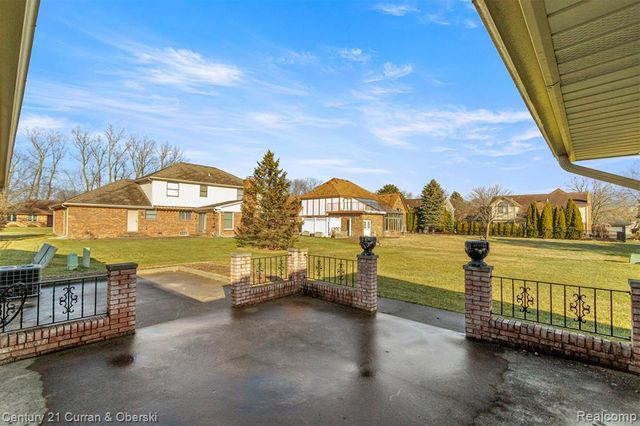 20154 Riverside Drive, Livonia, MI 48152