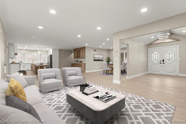 20154 Riverside Drive, Livonia, MI 48152