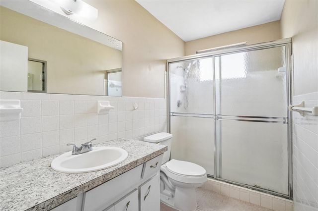 2402 ECUADORIAN WAY 28, Clearwater, FL 33763