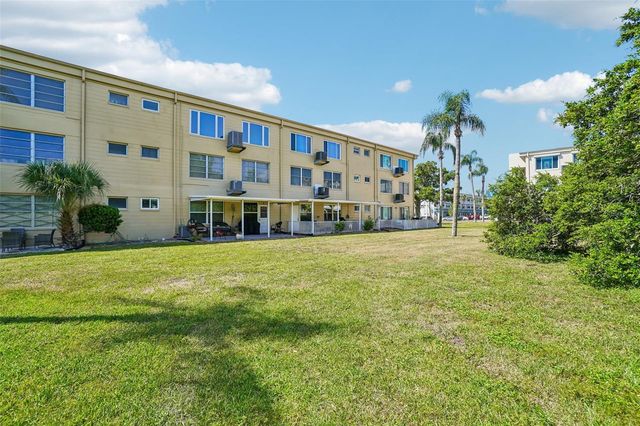 2402 ECUADORIAN WAY 28, Clearwater, FL 33763