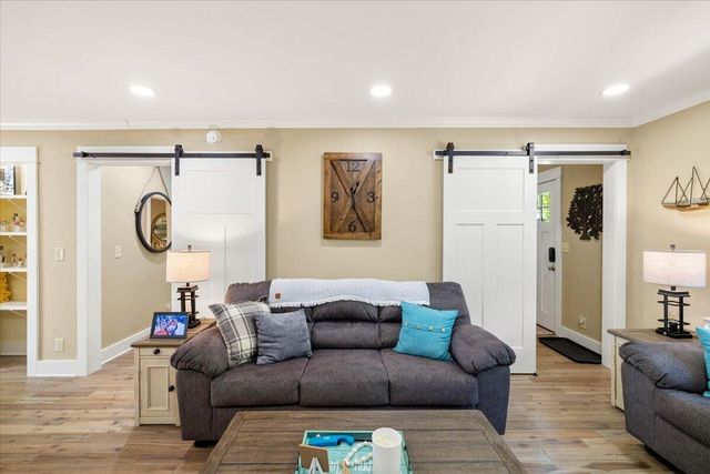 70 Crescent LN, Wirtz, VA 24184