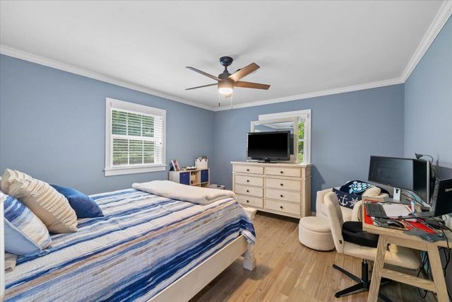 70 Crescent LN, Wirtz, VA 24184