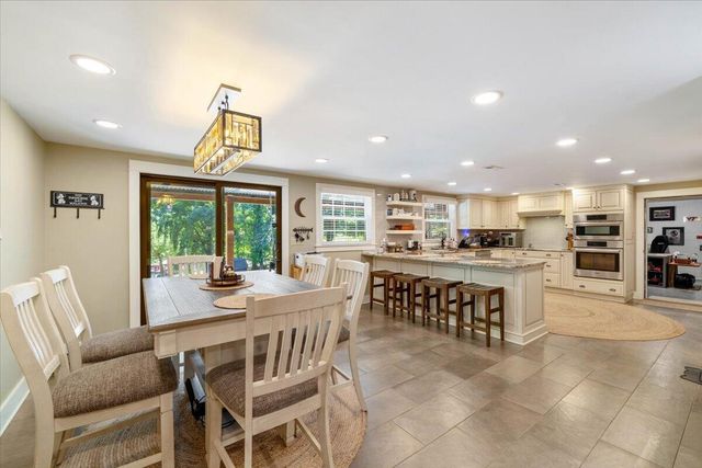 70 Crescent LN, Wirtz, VA 24184
