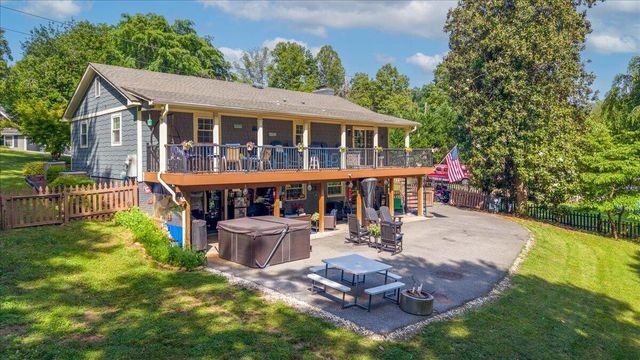 70 Crescent LN, Wirtz, VA 24184