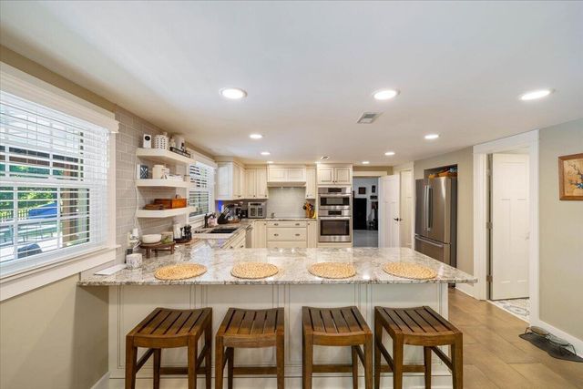 70 Crescent LN, Wirtz, VA 24184