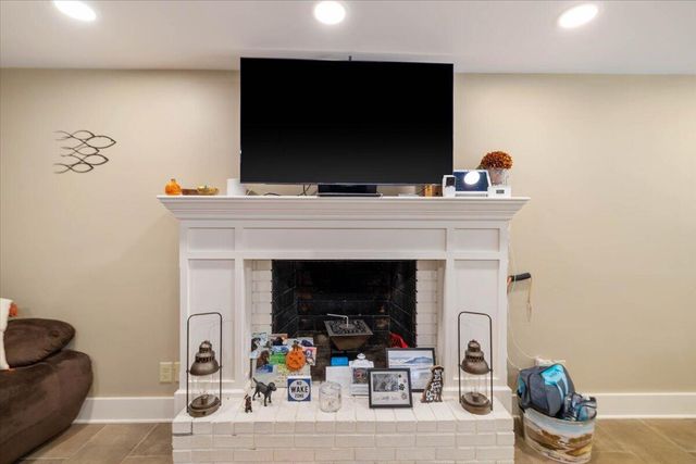 70 Crescent LN, Wirtz, VA 24184