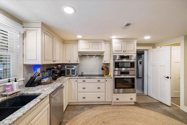 70 Crescent LN, Wirtz, VA 24184