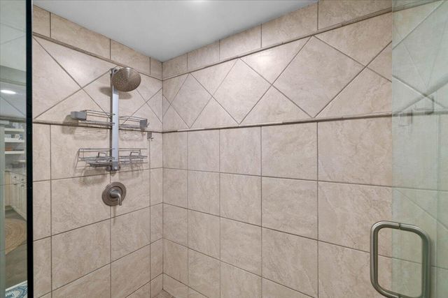 70 Crescent LN, Wirtz, VA 24184