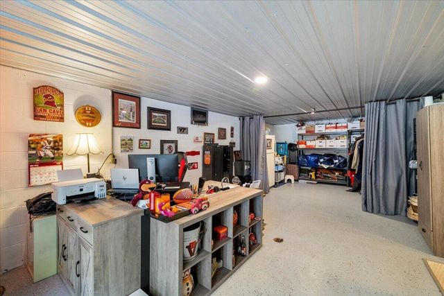 70 Crescent LN, Wirtz, VA 24184