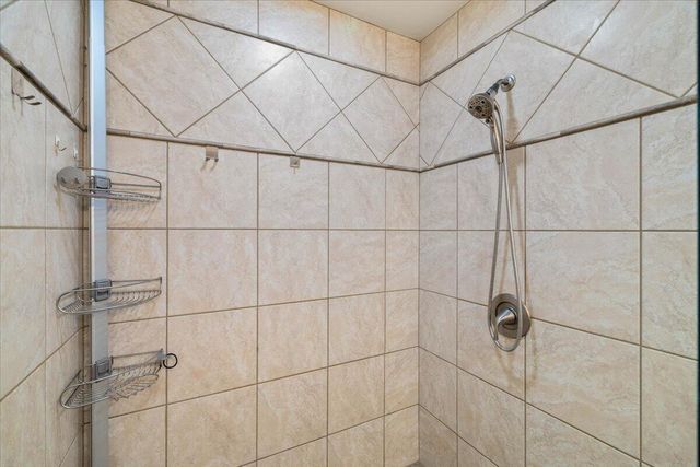 70 Crescent LN, Wirtz, VA 24184