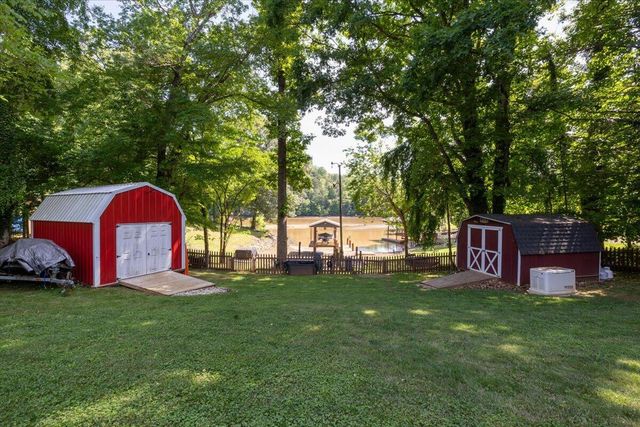 70 Crescent LN, Wirtz, VA 24184