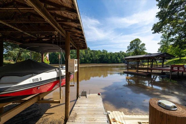 70 Crescent LN, Wirtz, VA 24184
