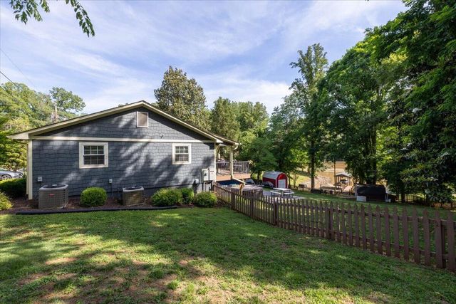 70 Crescent LN, Wirtz, VA 24184