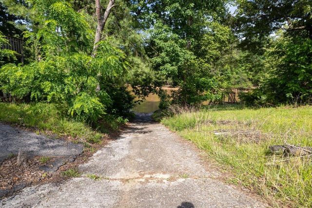 70 Crescent LN, Wirtz, VA 24184